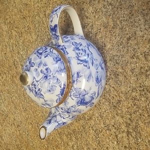 BAUM BROS BLUE AND WHITE PORCELAIN TEAPOT